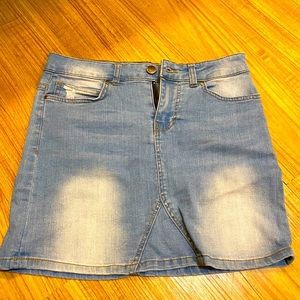 Light wash jean skirt
